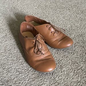 Brown Oxford shoes, size 7
